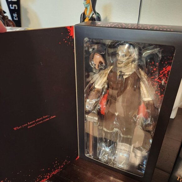 The Texas Chainsaw Massacre (2003) Leatherface 1:6 Scale Action Figure - Picture 3 of 8